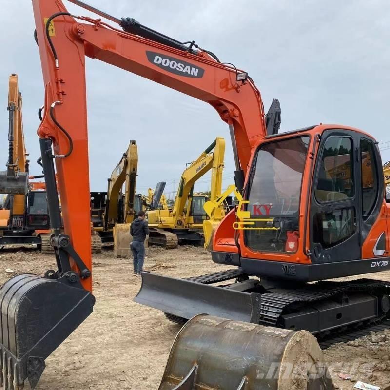 Doosan DX 75-9 Bagri goseničarji