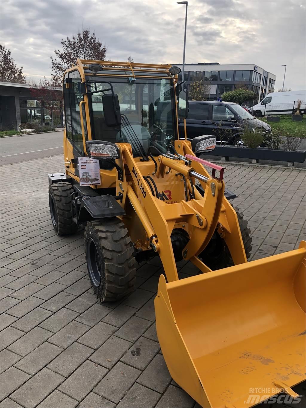  MP-l300 ( Machpro ) Kolesni nakladalci