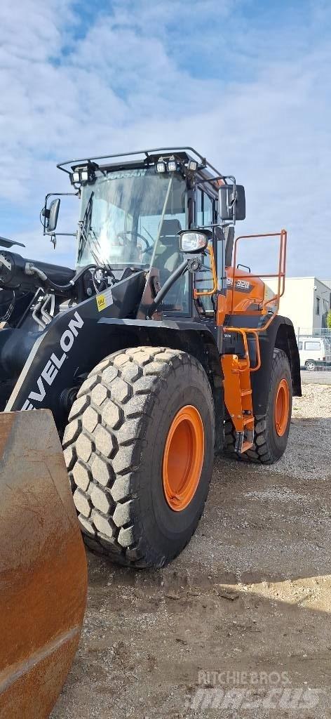 Doosan DL 320-7 Kolesni nakladalci