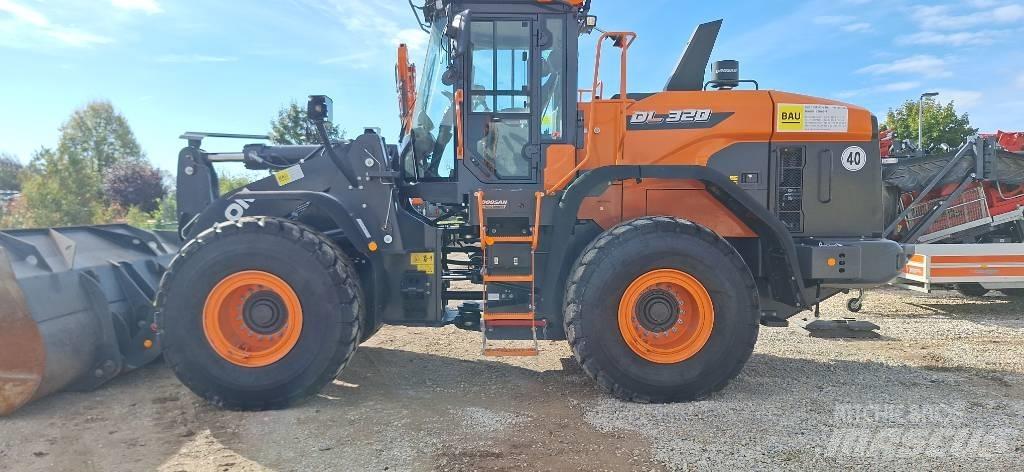 Doosan DL 320-7 Kolesni nakladalci