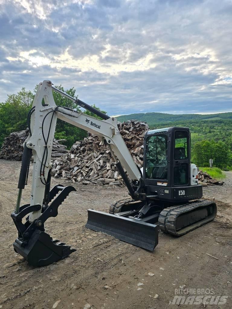 Bobcat E 50 Mini bagri <7t