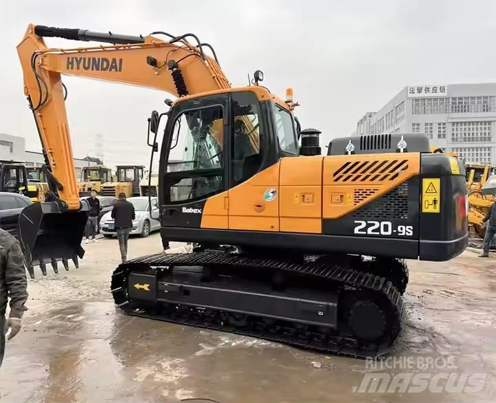 Hyundai R220-9S Bagri goseničarji