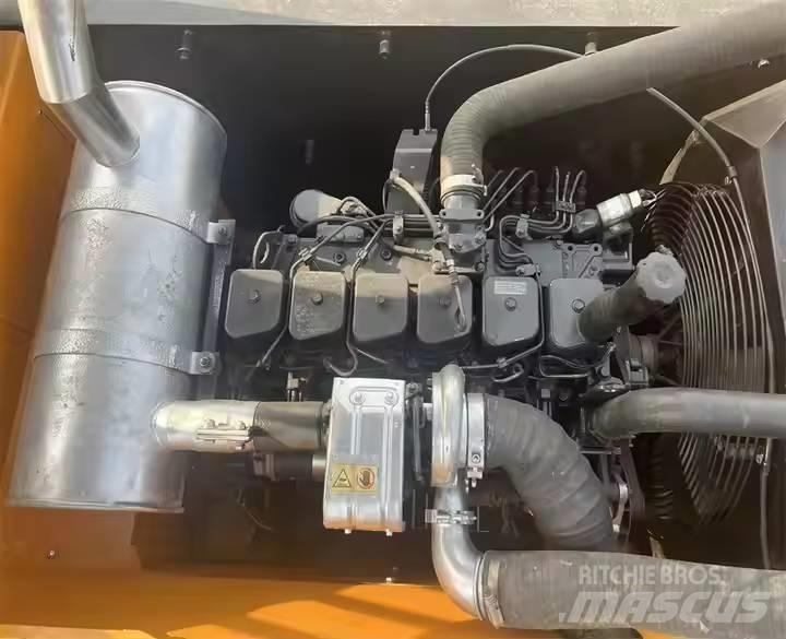 Hyundai R220-9S Bagri goseničarji