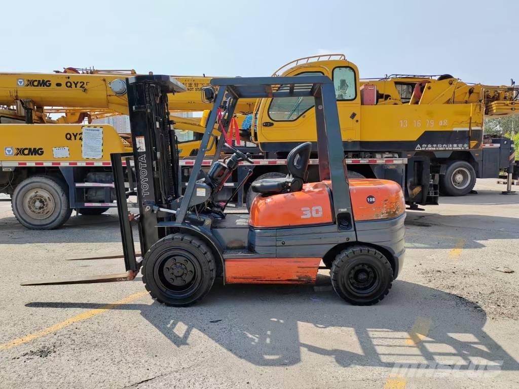 Toyota FD 30 Dizelski viličarji