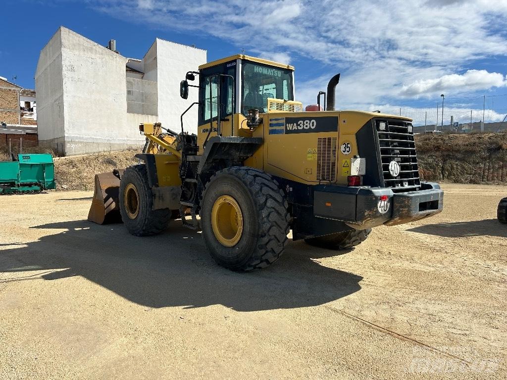 Komatsu WA 380-5 Kolesni nakladalci