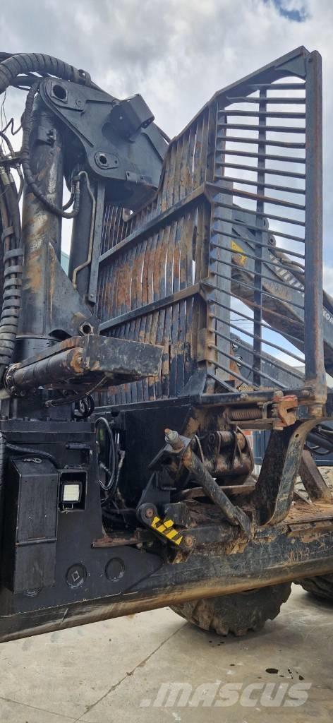 Komatsu 895 Forwarderji