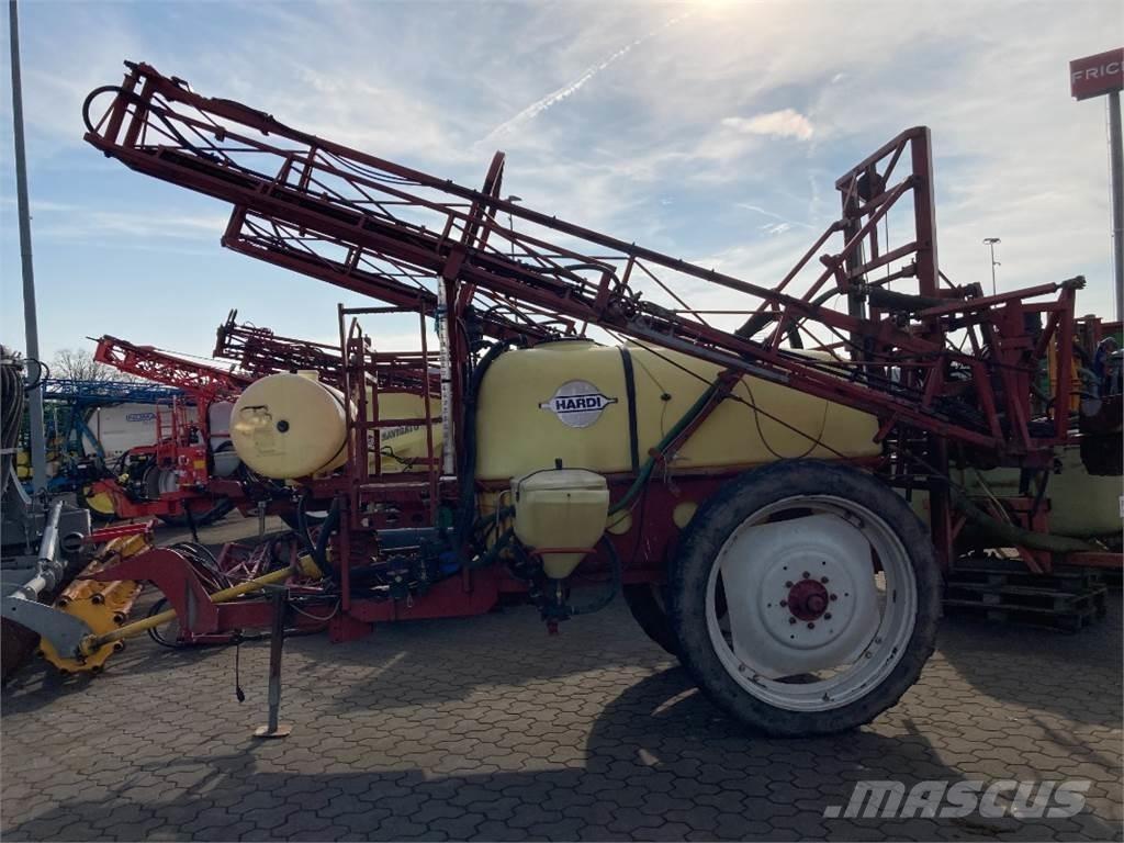 Hardi TZY 2400 Vlečne škropilnice