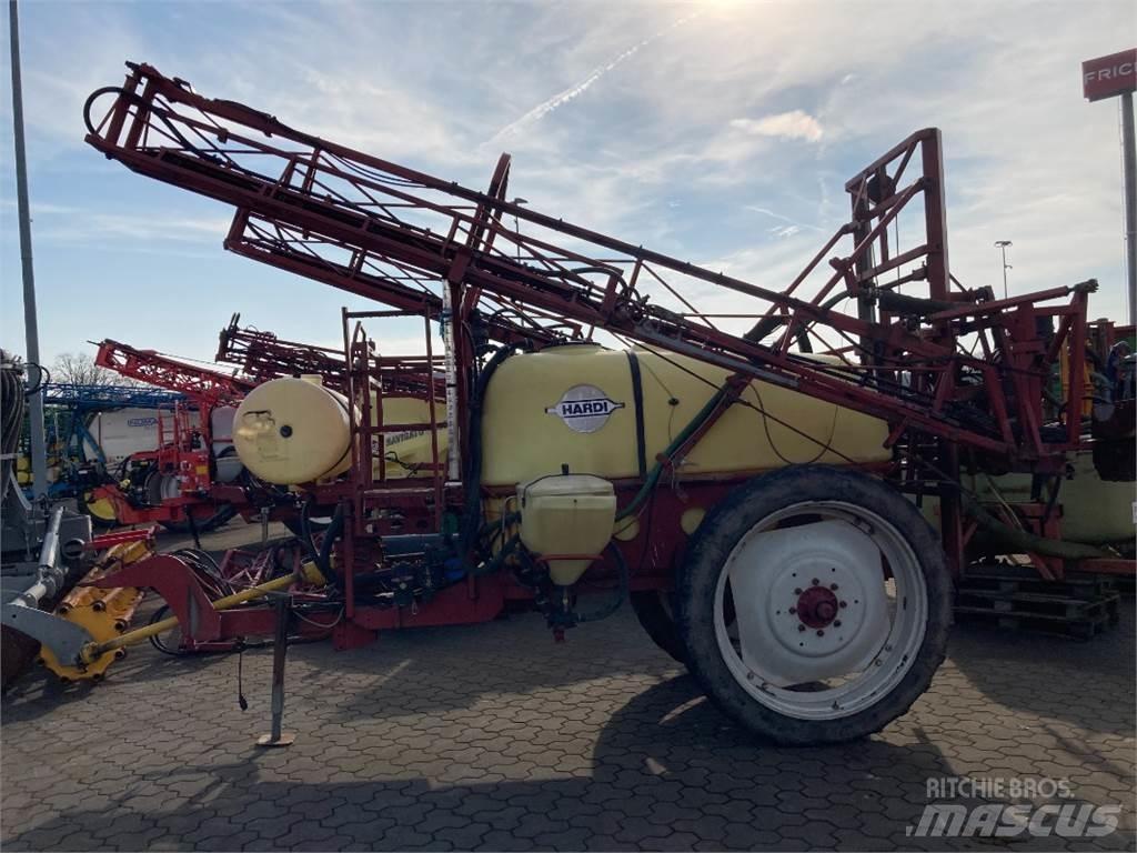 Hardi TZY 2400 Vlečne škropilnice