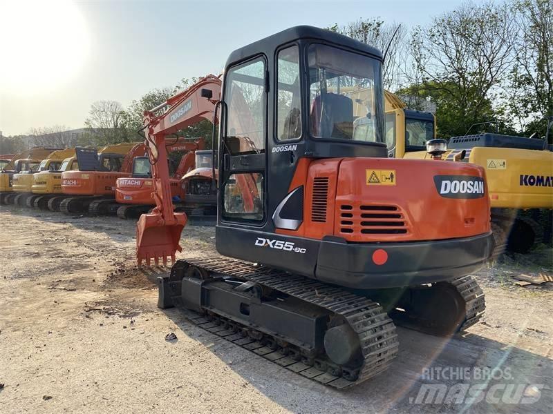 Doosan DX 55 Bagri na kolesih