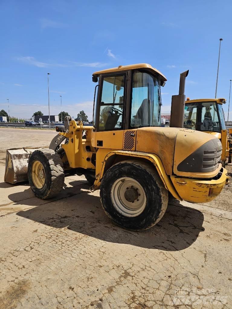Volvo L 40 Kolesni nakladalci