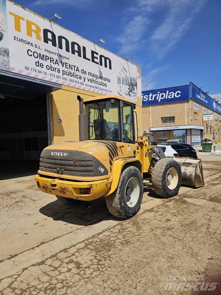 Volvo L 40 Kolesni nakladalci