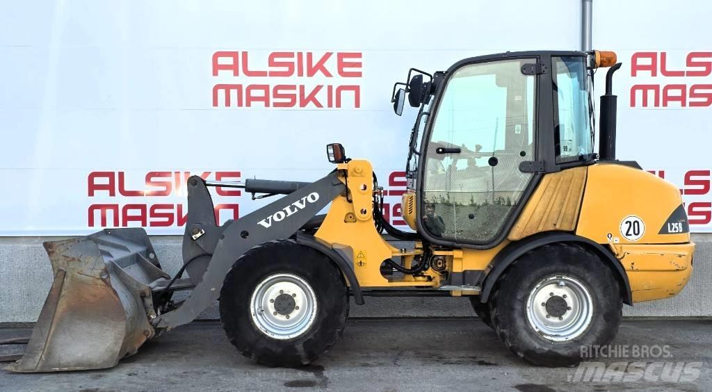 Volvo L 25 B Kolesni nakladalci