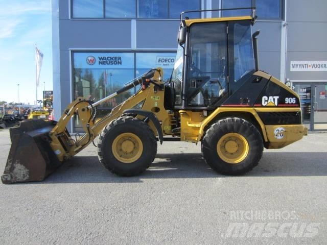 CAT 906 Kolesni nakladalci