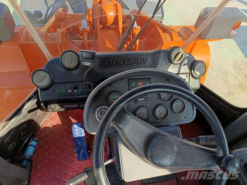 Doosan DL 505 Kolesni nakladalci