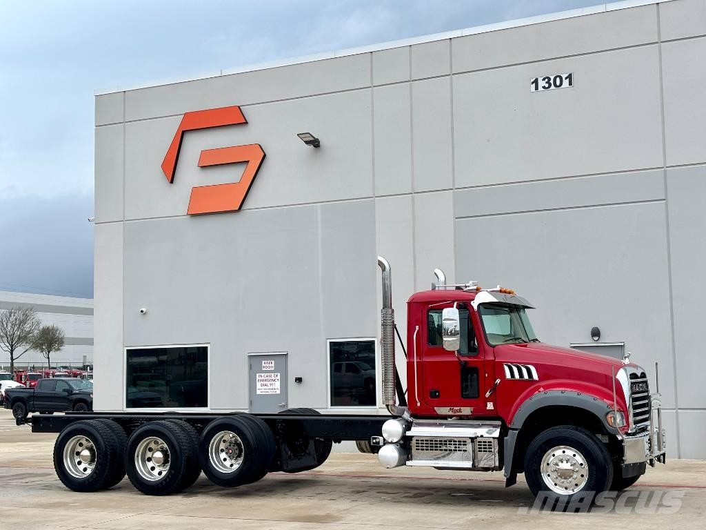 Mack Granite Vlačilci