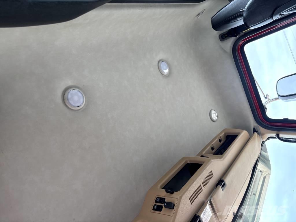 Mack Granite Vlačilci