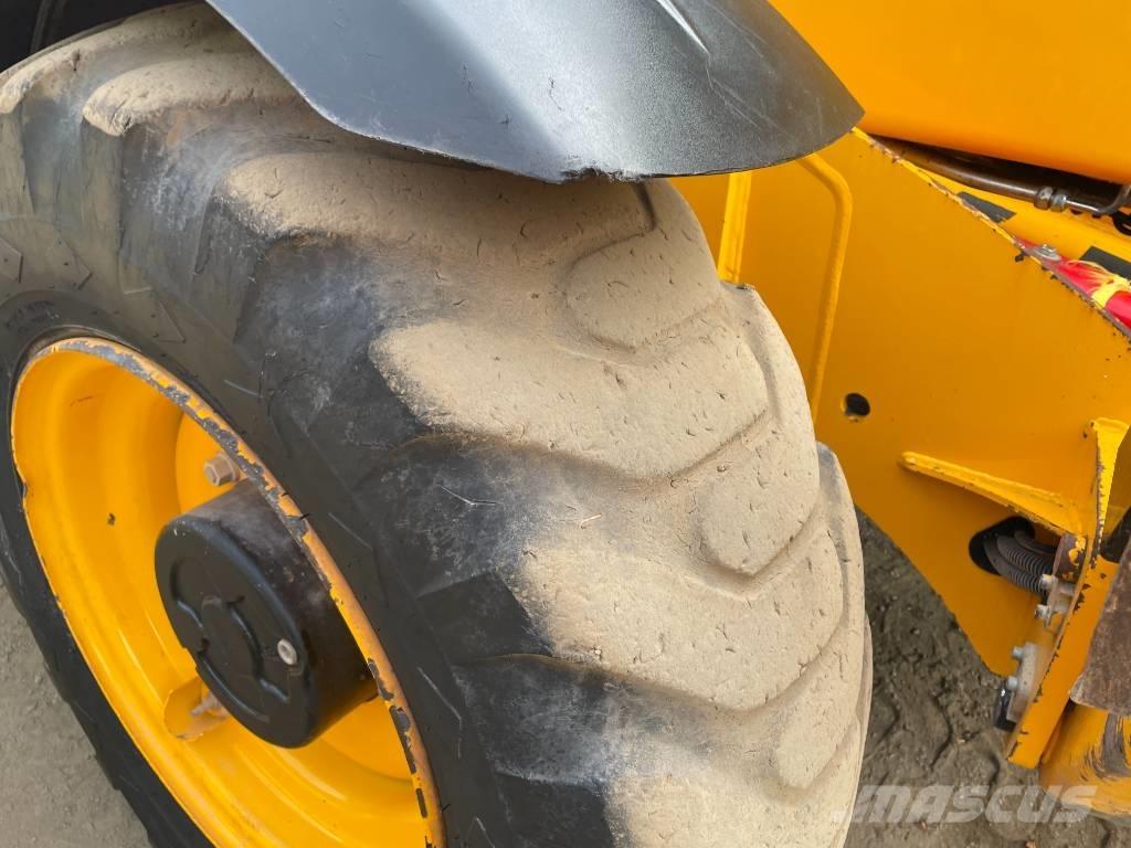 JCB 540-140 Teleskopski viličarji