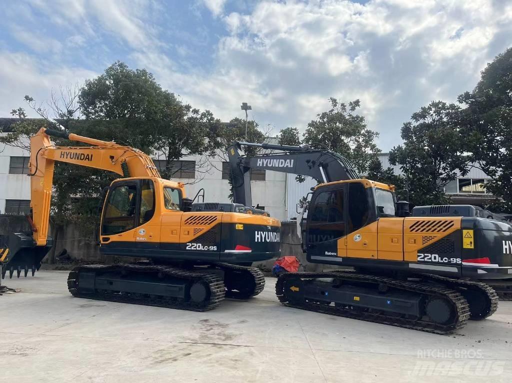 Hyundai R220LC-9S Bagri na kolesih