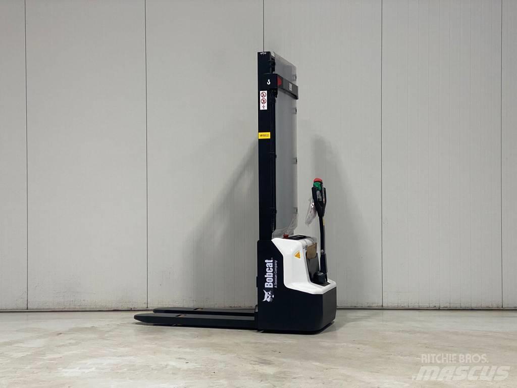 Bobcat LSM12N-7 Ročni električni viličar