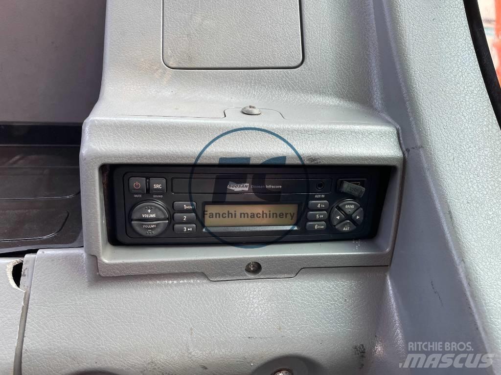 Doosan DX300 Bagri goseničarji
