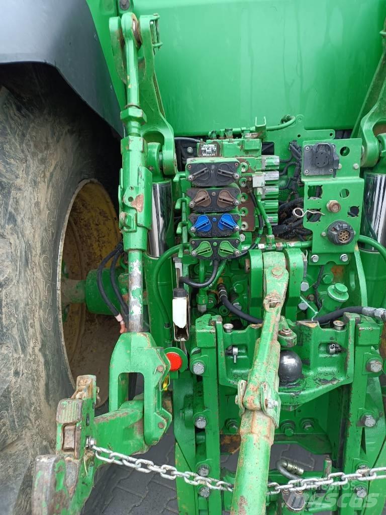 John Deere 7215 R Traktorji