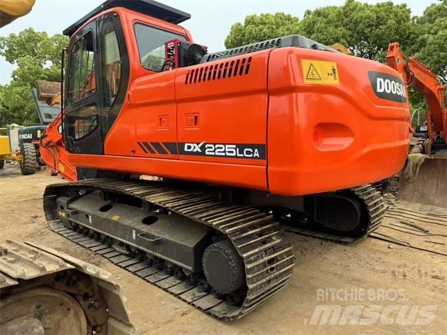 Doosan DX 225 LCA Bagri goseničarji