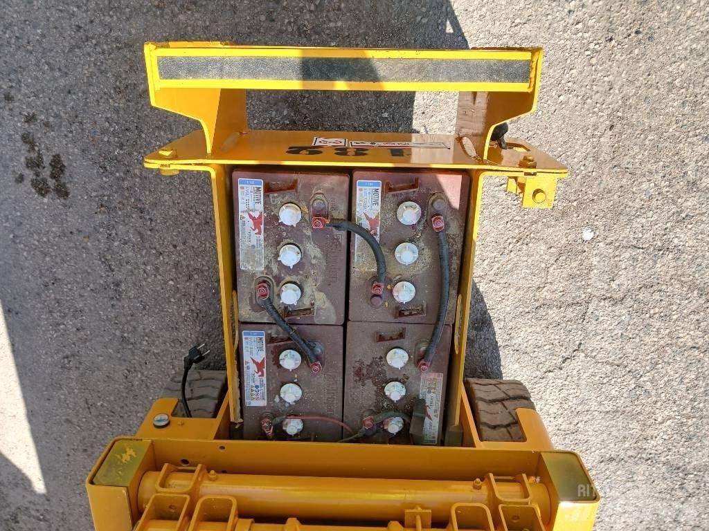 Haulotte Compact 8 Škarjaste dvižne ploščadi