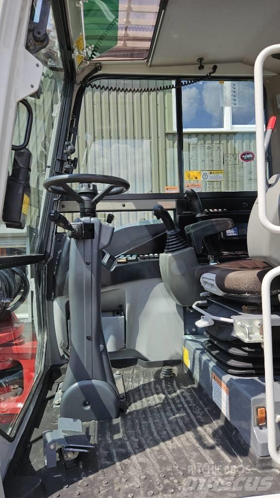 Takeuchi TB295W Bagri na kolesih