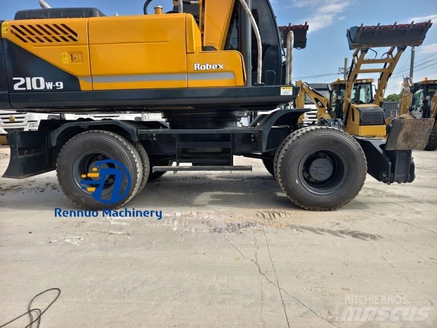 Hyundai 210W-9 Bagri na kolesih
