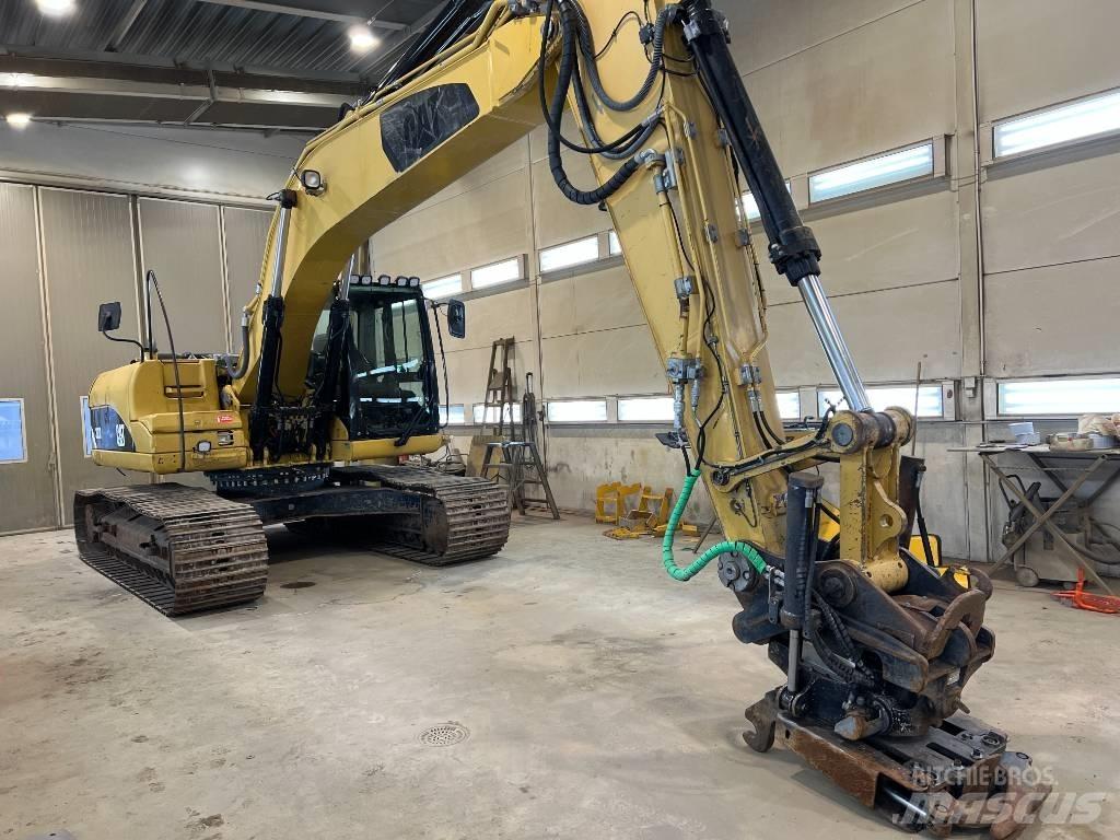 CAT 323 D L Bagri goseničarji