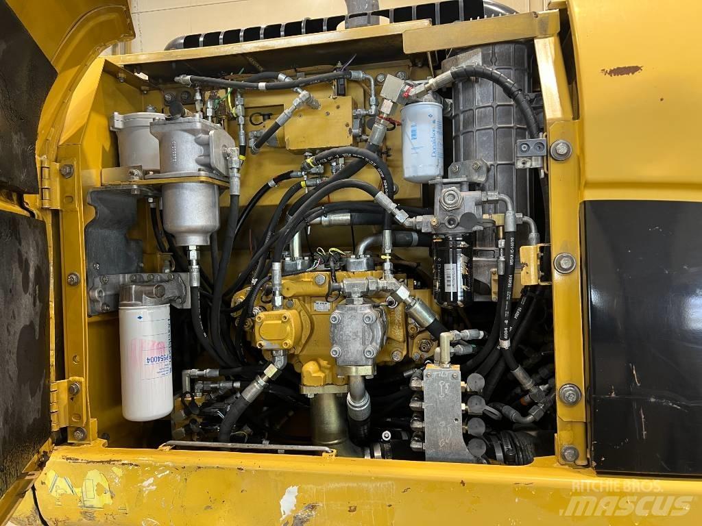 CAT 323 D L Bagri goseničarji
