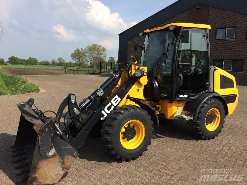 JCB 406 Kolesni nakladalci