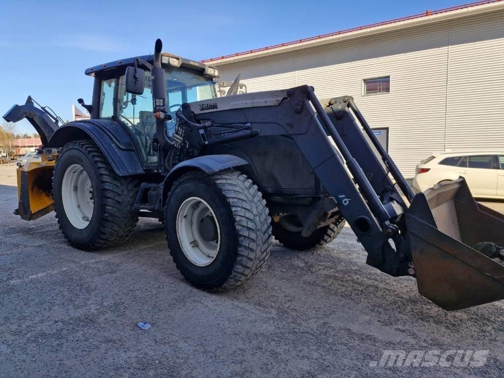 Valtra T 191 Traktorji