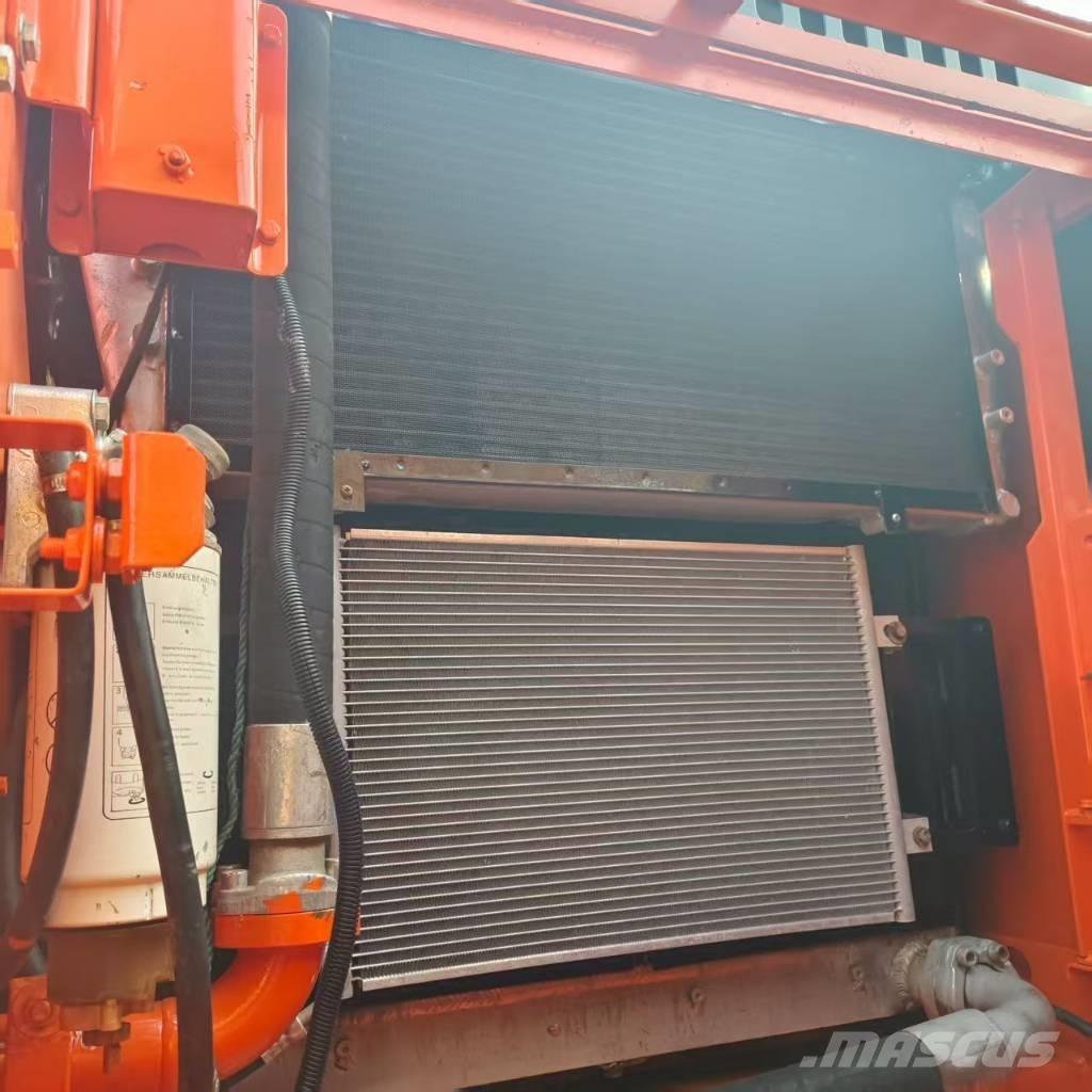 Doosan DX 300 Bagri goseničarji