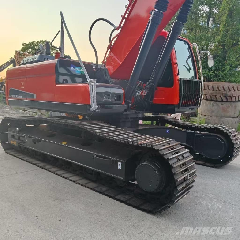 Doosan DX 300 Bagri goseničarji