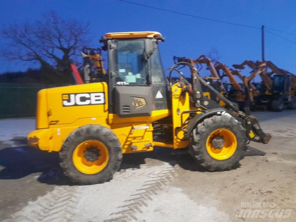 JCB 411 Kmetijski teleskopski nakladalci