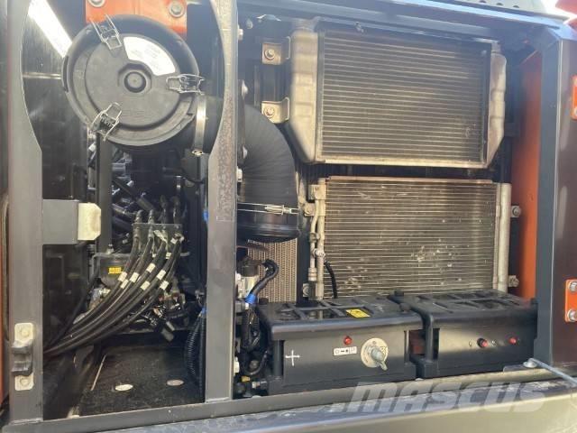 Doosan DX 140 LC-5 Bagri goseničarji