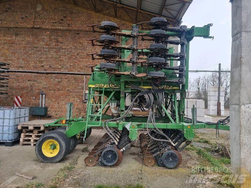 John Deere 750A Drugi kmetijski stroji