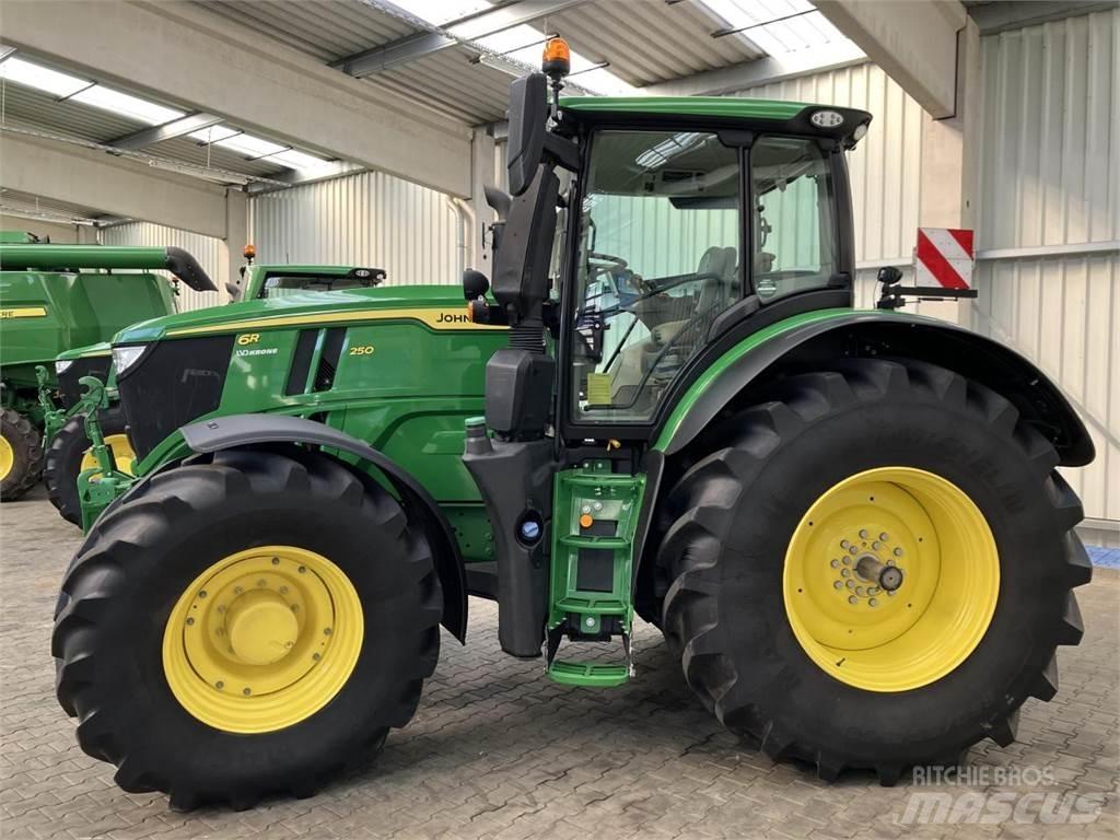 John Deere 6R 250 Traktorji
