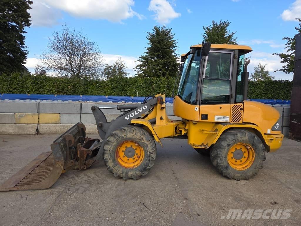 Volvo L 30 D Kolesni nakladalci