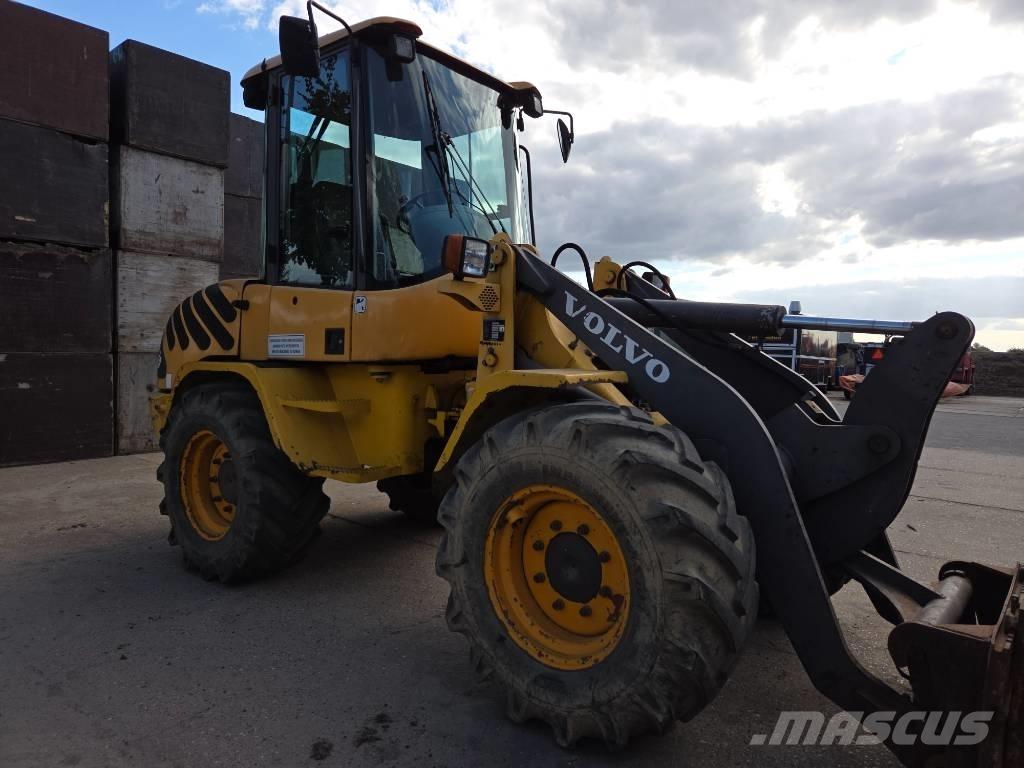 Volvo L 30 D Kolesni nakladalci