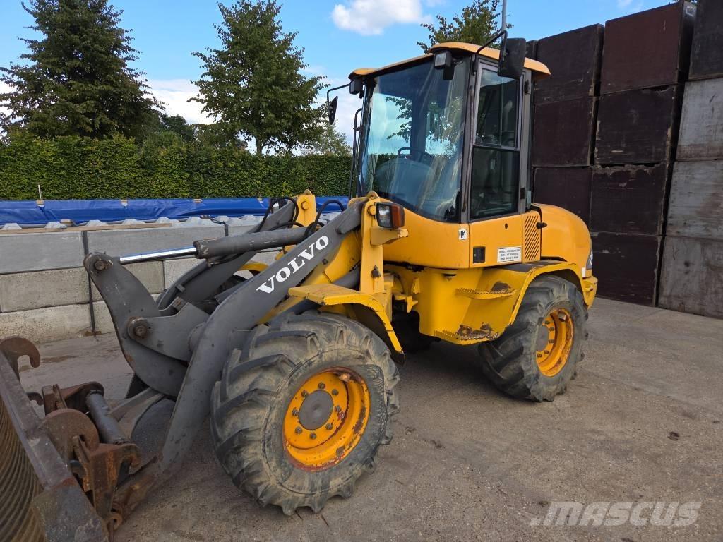 Volvo L 30 D Kolesni nakladalci