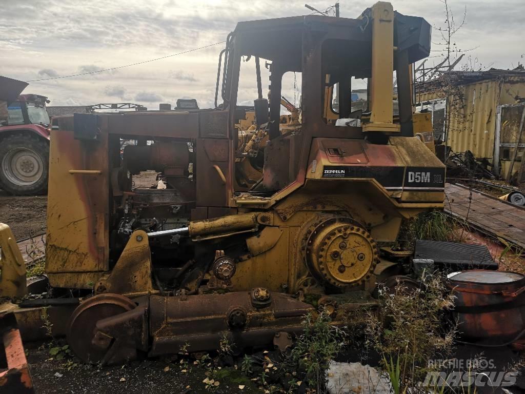 CAT D 5 M XL Buldožerji goseničarji