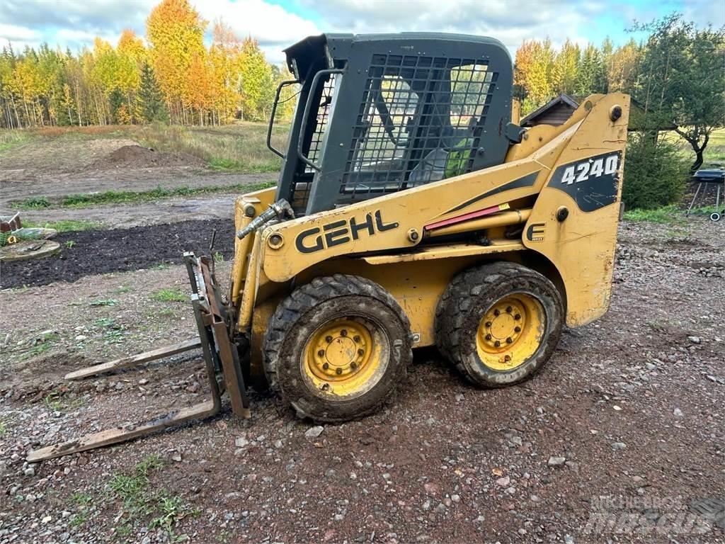 Gehl 4240 Skid steer mini nakladalci