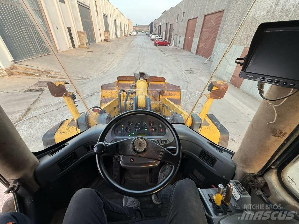 Komatsu WA 380-5H Kolesni nakladalci