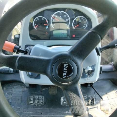 Valtra N 174 Traktorji