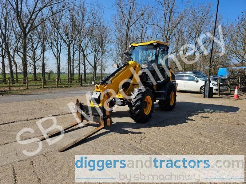 JCB TM 220 Kolesni nakladalci