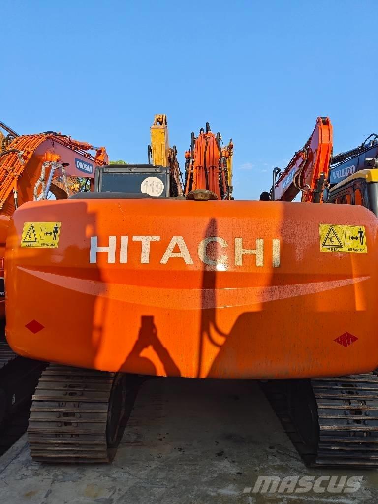 Hitachi ZX 210 Bagri goseničarji