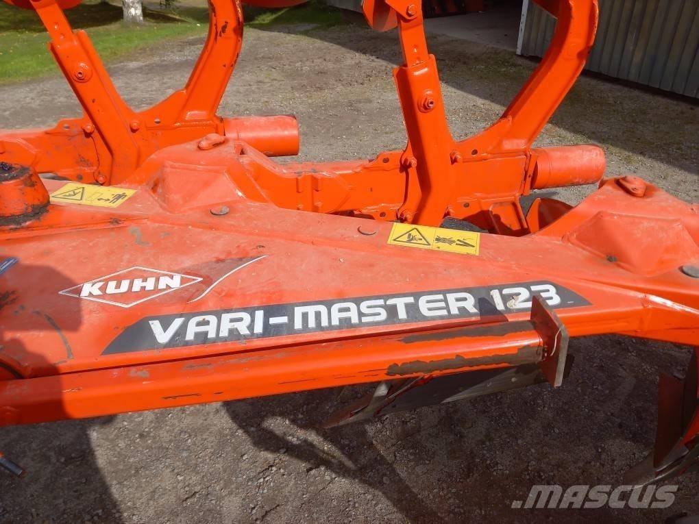 Kuhn Vari-Master 123 Obračalni plugi
