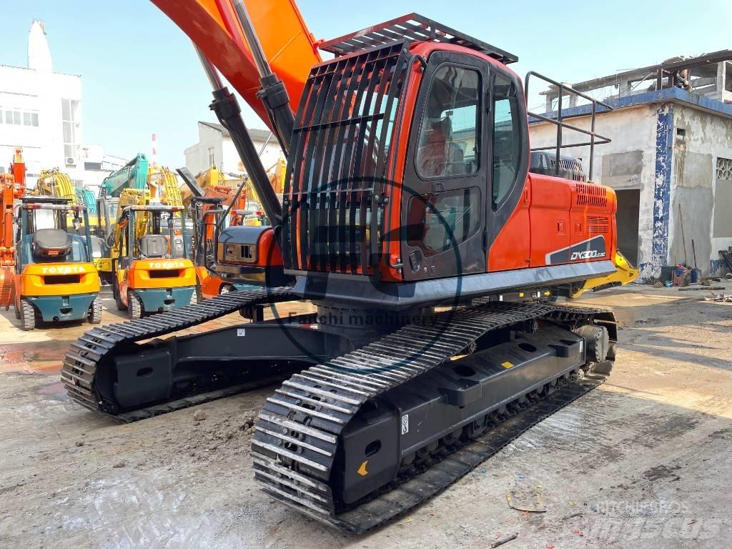 Doosan DX 300 Bagri goseničarji